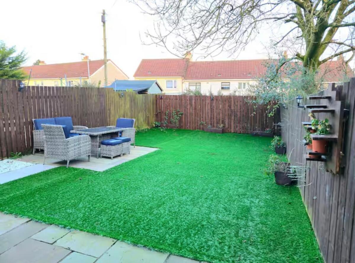 2 Bedroom Luxury House With Garden & Parking Close To Airport Elderslie