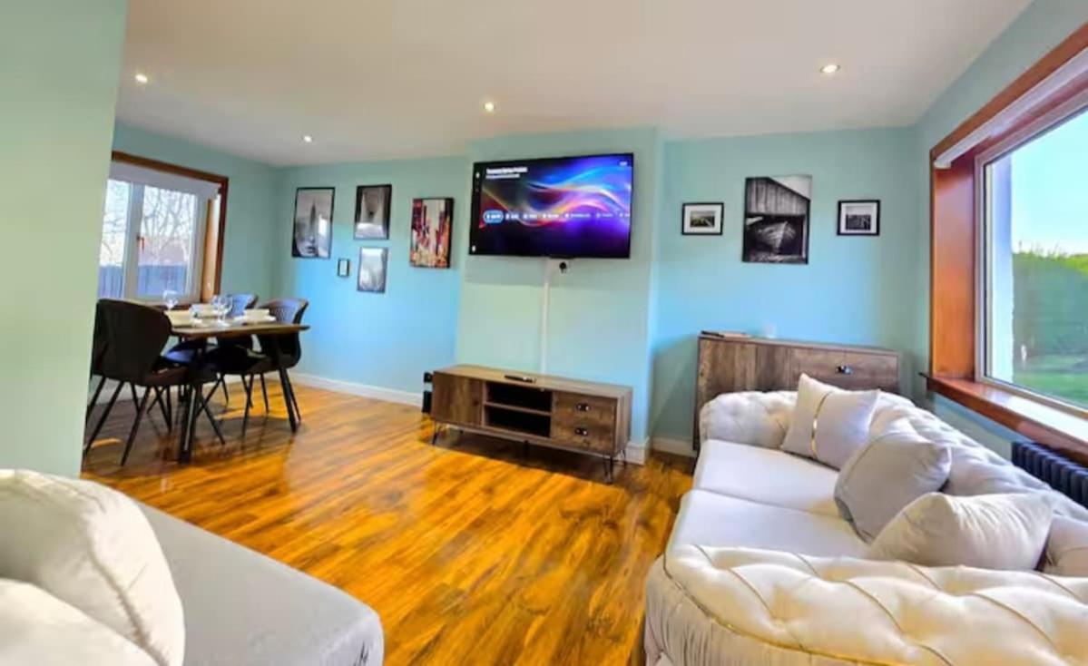 2 Bedroom Luxury House With Garden & Parking Close To Airport Appartamento Elderslie