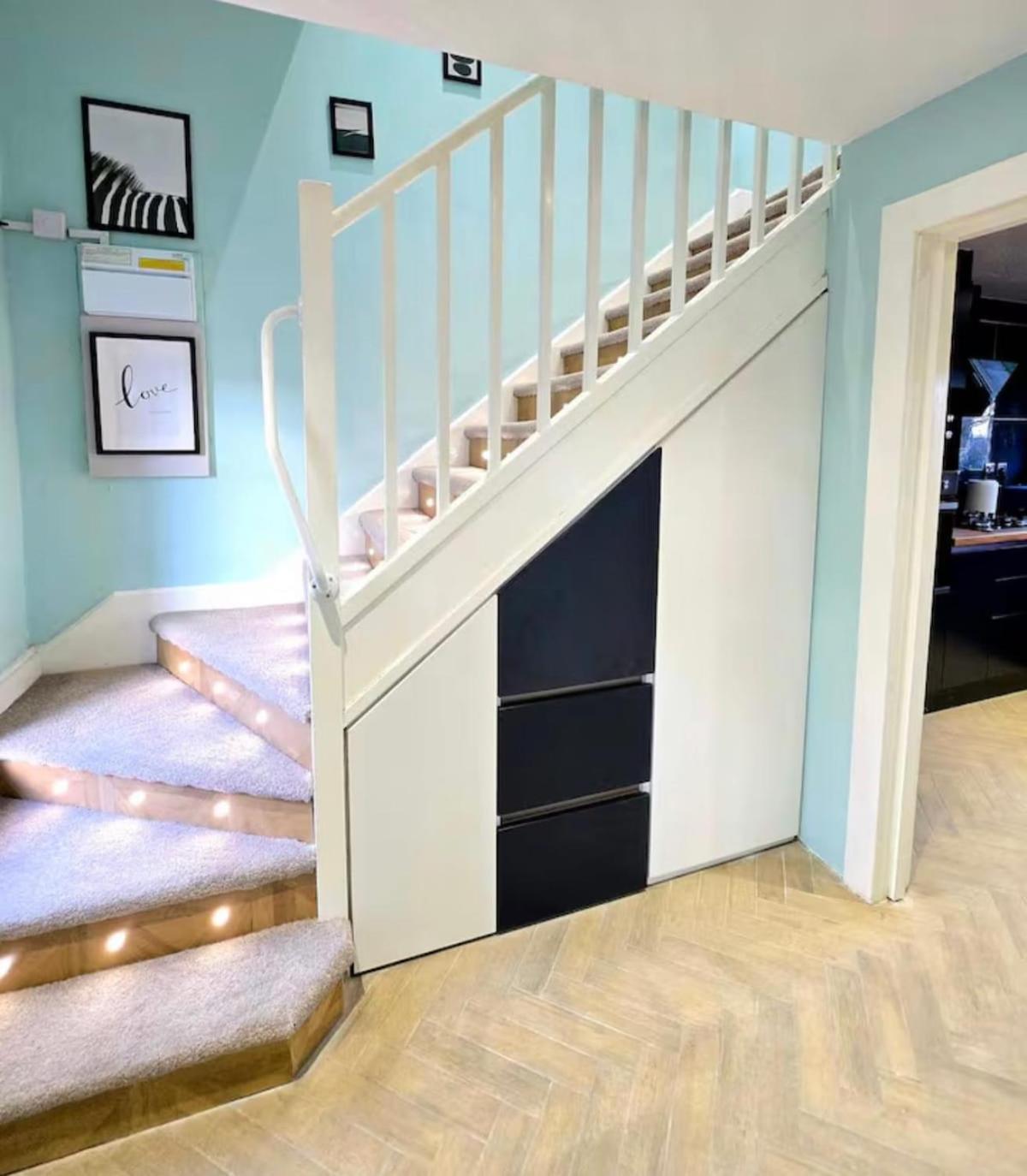 2 Bedroom Luxury House With Garden & Parking Close To Airport * Elderslie