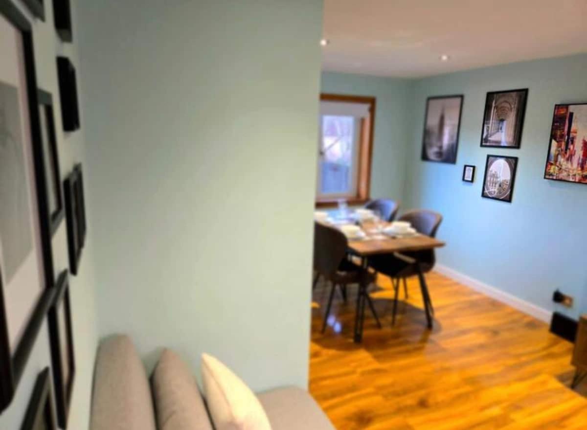 Appartamento 2 Bedroom Luxury House With Garden & Parking Close To Airport *