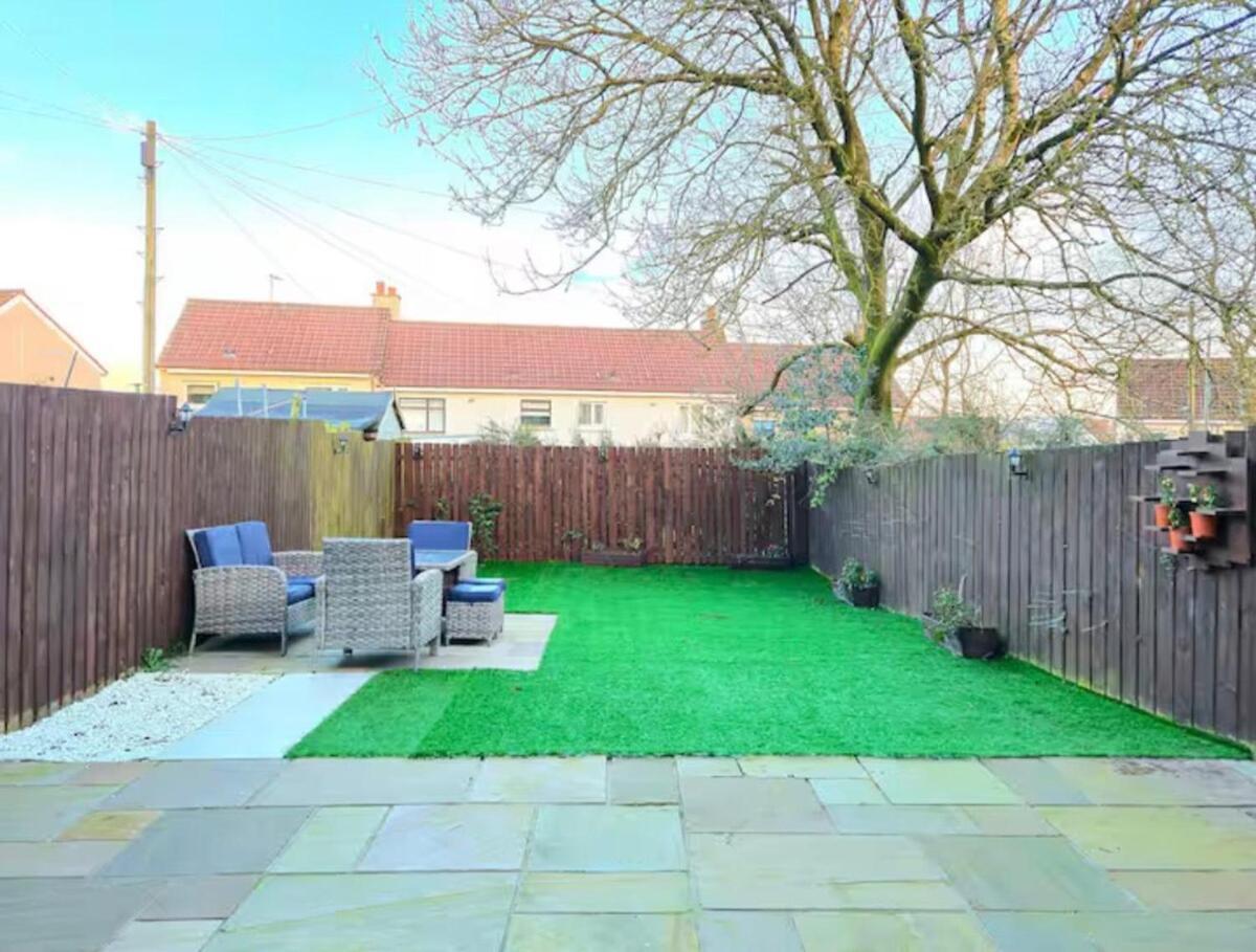 2 Bedroom Luxury House With Garden & Parking Close To Airport Elderslie