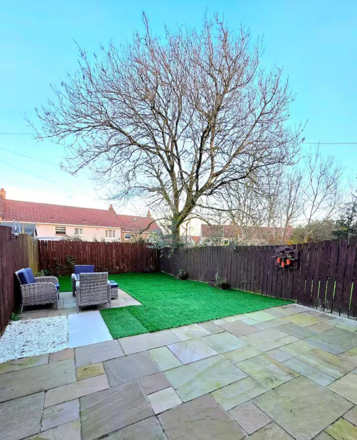 2 Bedroom Luxury House With Garden & Parking Close To Airport * Elderslie